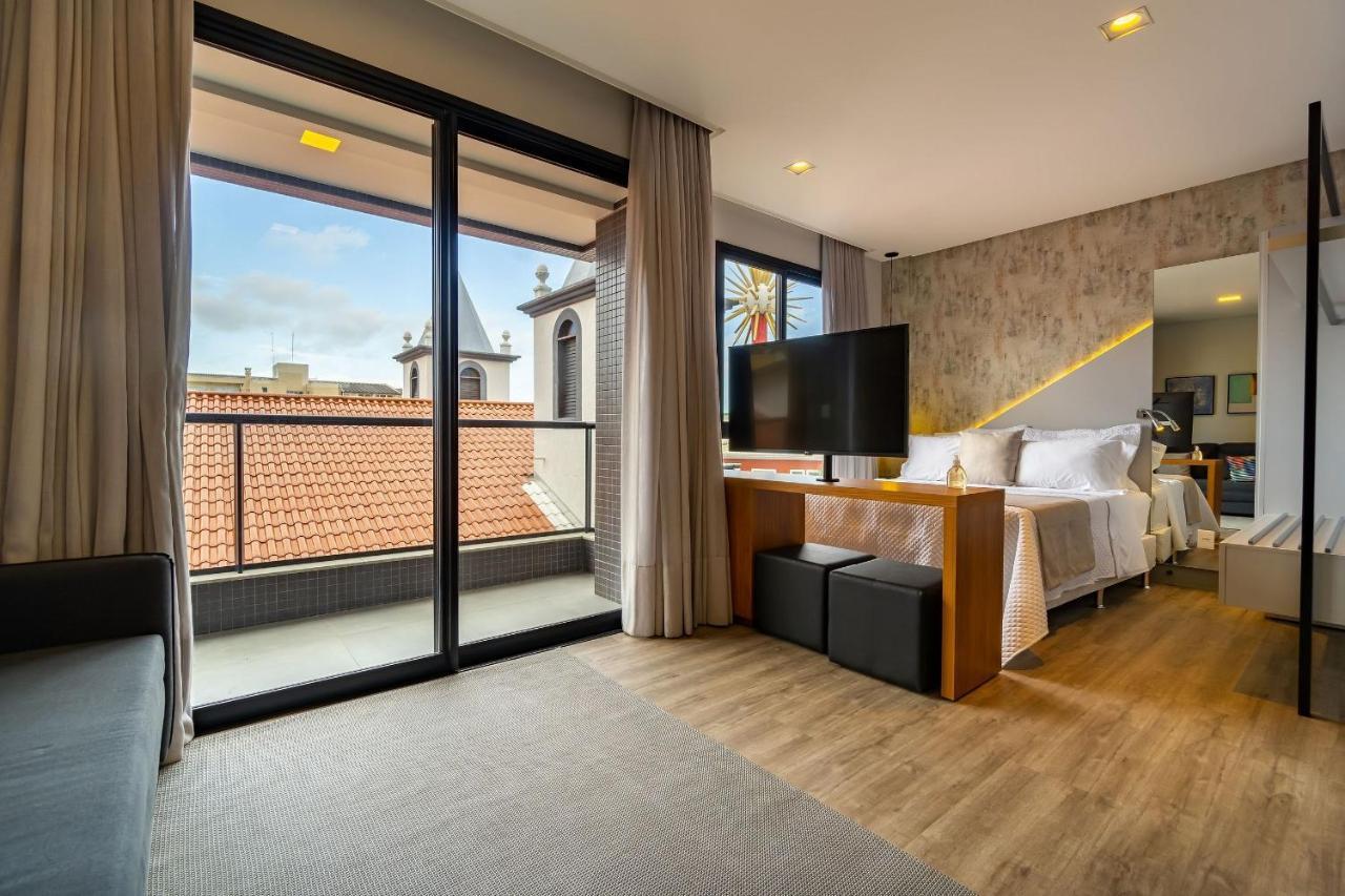 Aion Suites: Luxe Loft with Rooftop Pool Near Beach Bombinhas Exterior photo