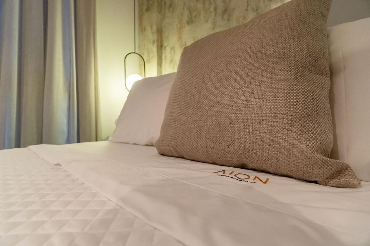 Aion Suites: Luxe Loft with Rooftop Pool Near Beach Bombinhas Exterior photo