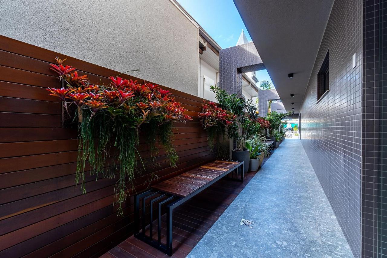Aion Suites: Luxe Loft with Rooftop Pool Near Beach Bombinhas Exterior photo