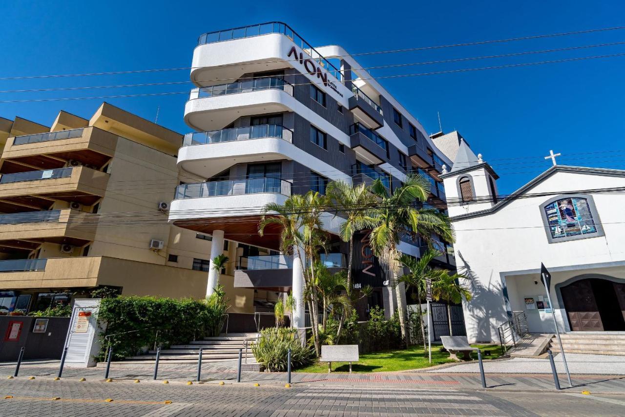 Aion Suites: Luxe Loft with Rooftop Pool Near Beach Bombinhas Exterior photo
